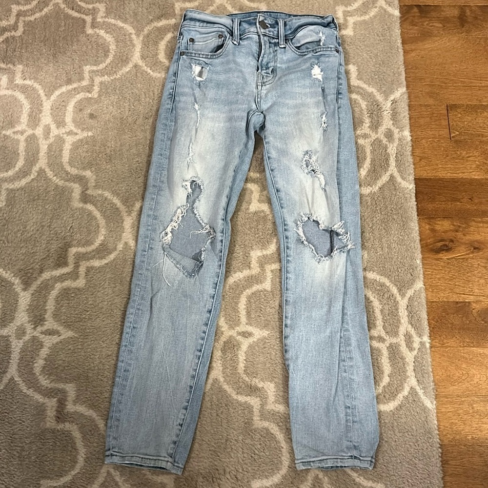 American Eagle Ripped Light Wash Jeans, size 26x28